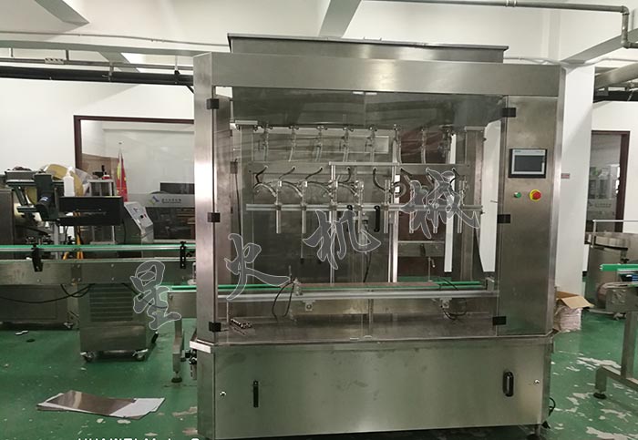 柴油尾氣凈化液灌裝機-全自動柴油尾氣凈化液灌裝機