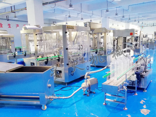 成都星火四川灌裝機(jī)設(shè)備生產(chǎn)廠家實(shí)拍