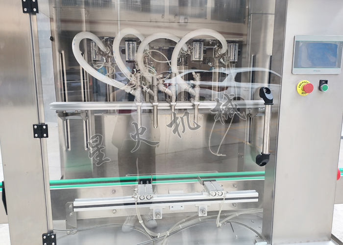 成都4頭膏體灌裝機(jī)-洗發(fā)水全自動(dòng)灌裝設(shè)備實(shí)拍圖